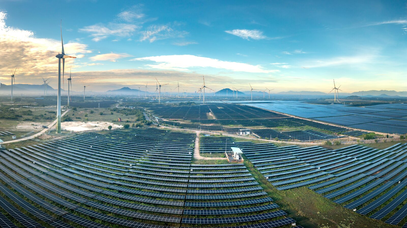 Sleeved PPAs in Romania: Connecting Renewable Projects with Industrial Energy Buyers