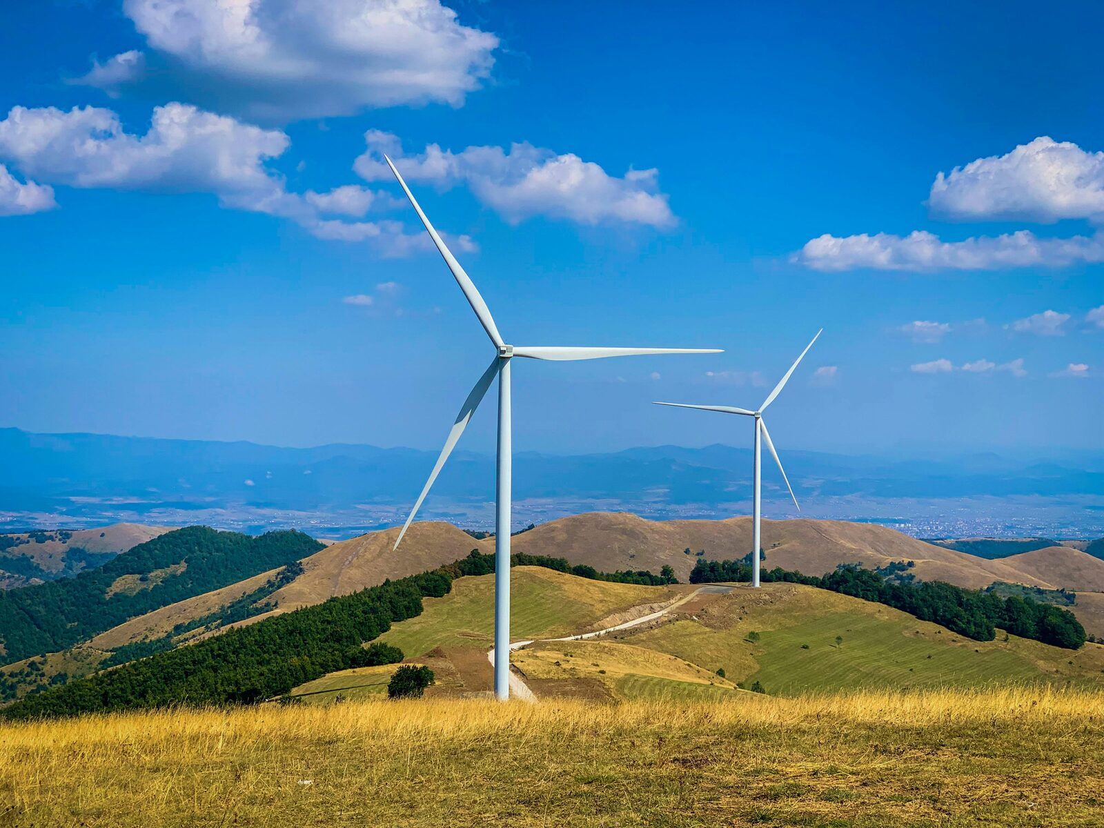 Lender Due Diligence for Renewable Energy Projects in Romania: Legal Guide for Banks, Investors and Developers